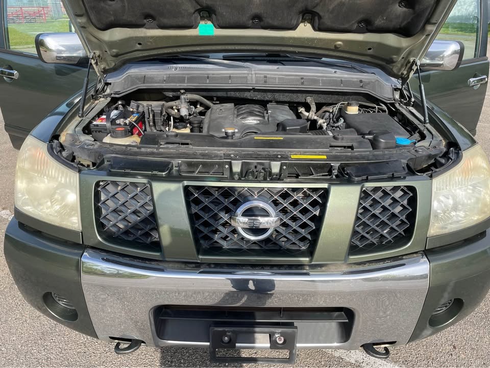 2004 Nissan Armada SE Off-Road Sport Utility 4D