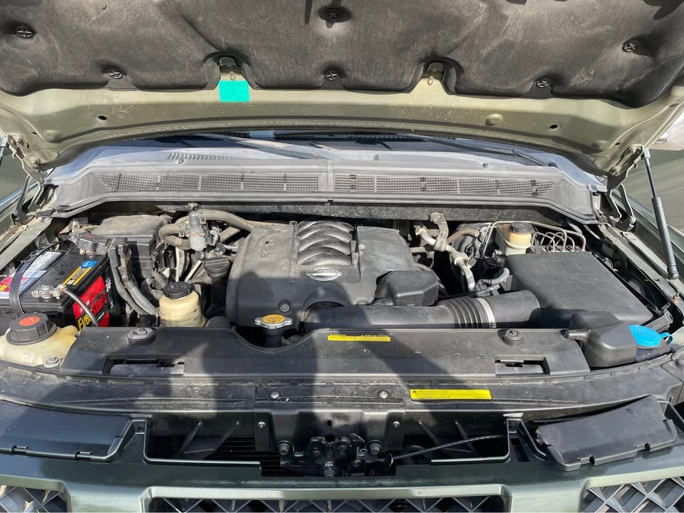 2004 Nissan Armada SE Off-Road Sport Utility 4D