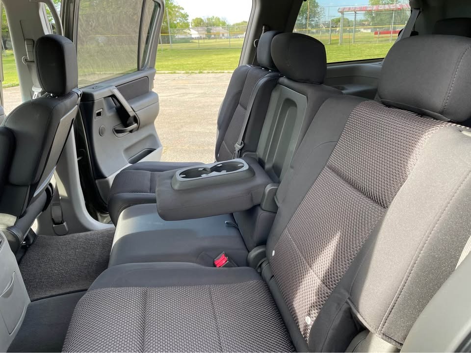 2004 Nissan Armada SE Off-Road Sport Utility 4D