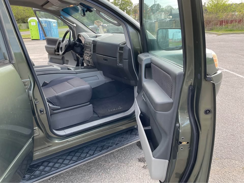 2004 Nissan Armada SE Off-Road Sport Utility 4D