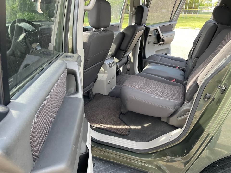 2004 Nissan Armada SE Off-Road Sport Utility 4D